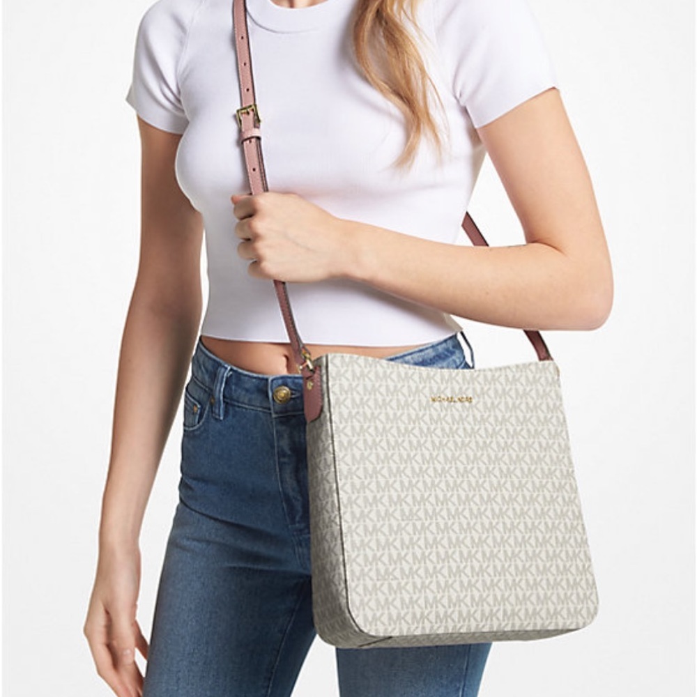 MICHAEL KORS 
Jet Set Travel Large Logo Messenger Bag POWDER BLUSH MULTI
